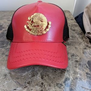 Mexican shield snapback black/red